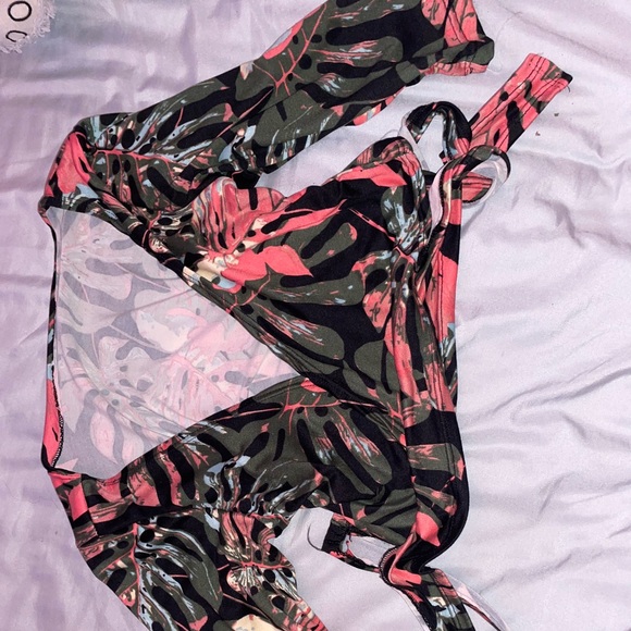 Open tie shirt - Picture 1 of 8